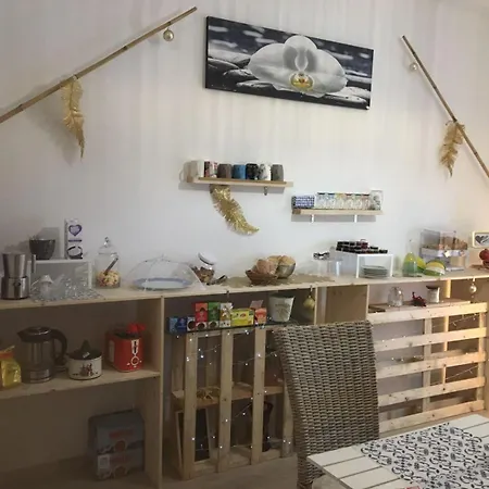 לינה וארוחת בוקר R&b Midora