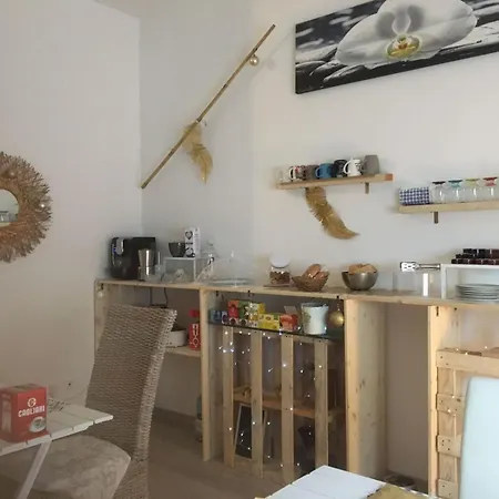 לינה וארוחת בוקר R&b Midora 4*