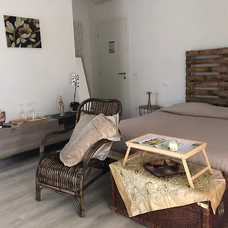 ベッド・アンド・ブレックファスト R&b Midora モデナ