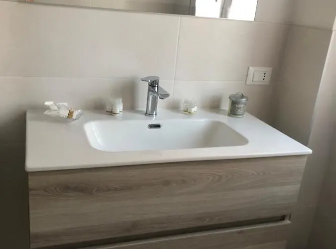 R&b Midora 摩德纳